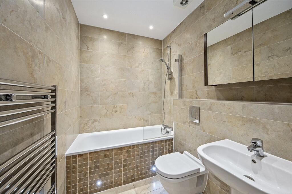 House in London, Petersham - More