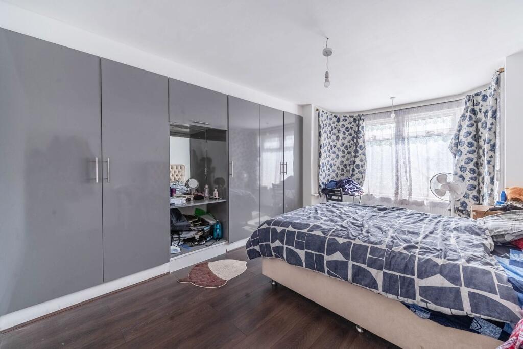 House in London - View 5