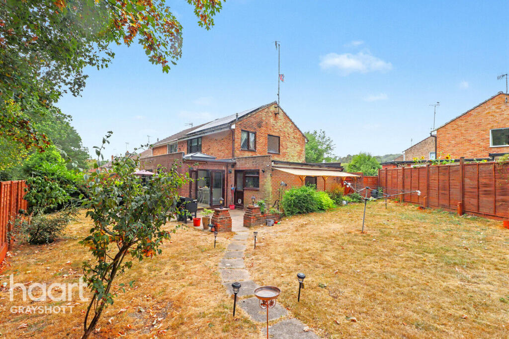 House in Waverley, High Lane Estate, Haslemere - View 4