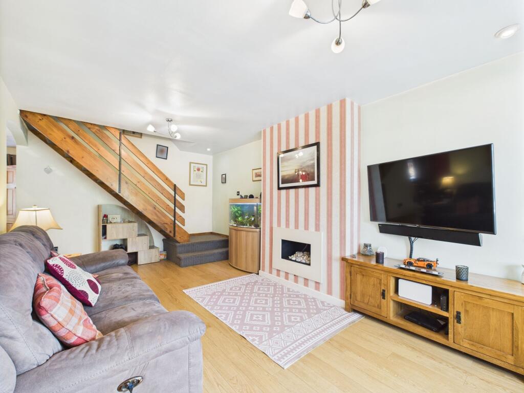 York Drive, Mickle Trafford, CH2 - View 5