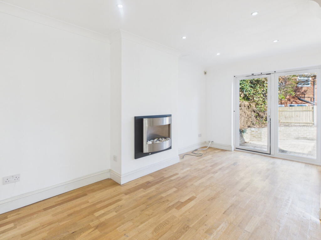 House in Canterbury - View 3