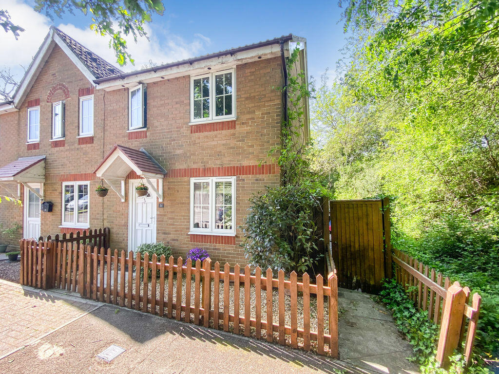 2-bed terraced on Marsh Gardens, Grange Park, Hedge End, SO30, £280,000