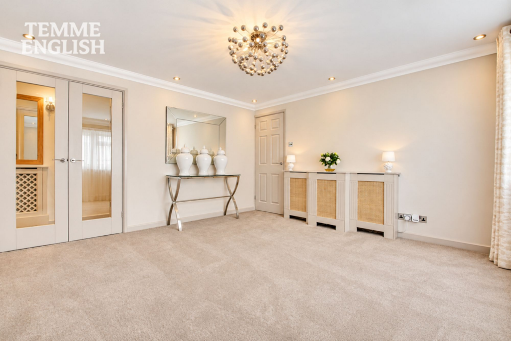 Main image of property: Little Thorpe, Basildon, SS16