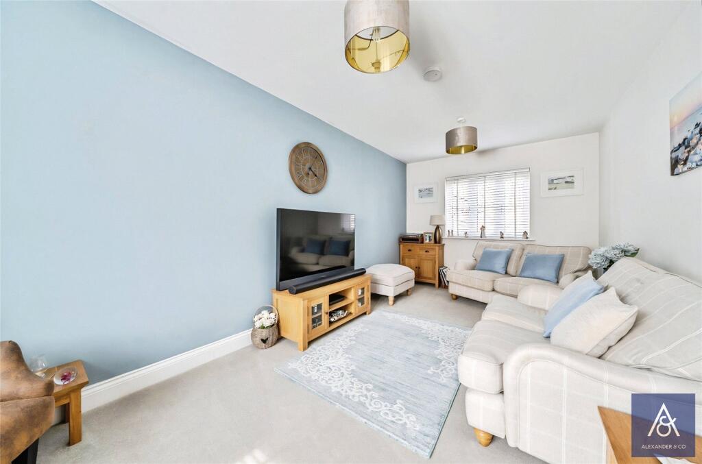 House in Brackley, West Northamptonshire - More