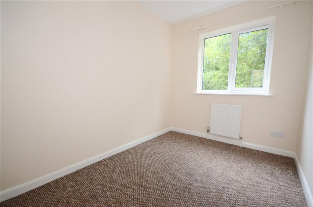 Apartment in Reading - View 5