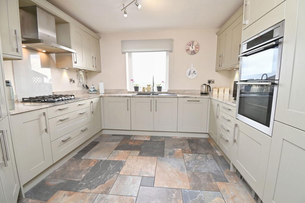 Violet Farm Court, Brierley, Barnsley, S72 9JQ photo 4