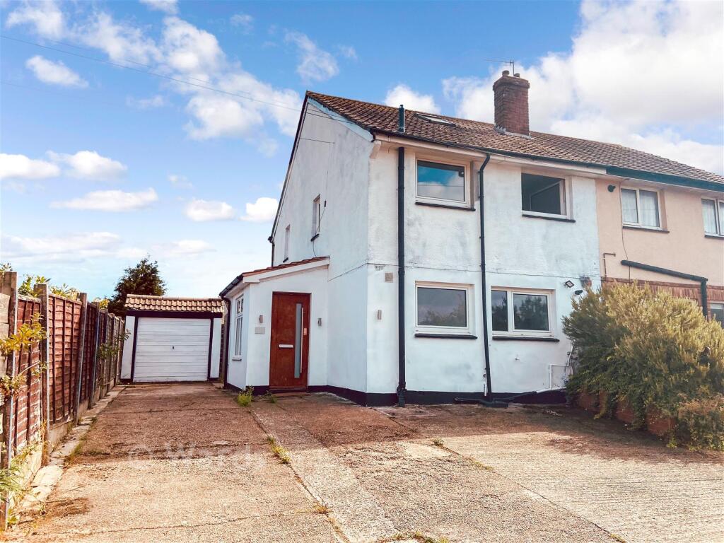 House in Hythe, Martello Lakes - View 2