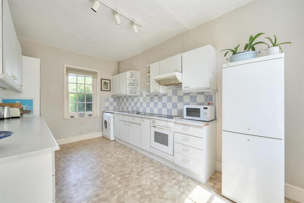 House in Taunton, Staplehay - View 4