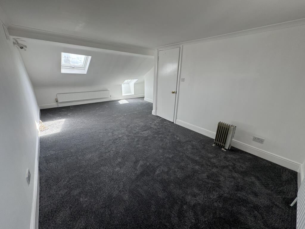 Main image of property: 271 Kingston Road, Ilford IG1