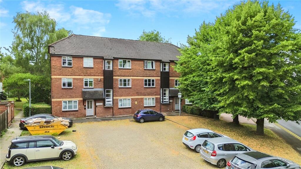 Main image of property: Muirfield Close, Reading, Berkshire, RG1