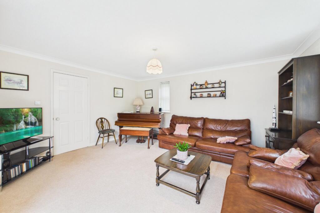House in Wokingham - More