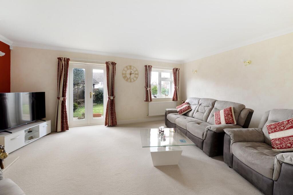House in Tonbridge and Malling, Kings Hill - More