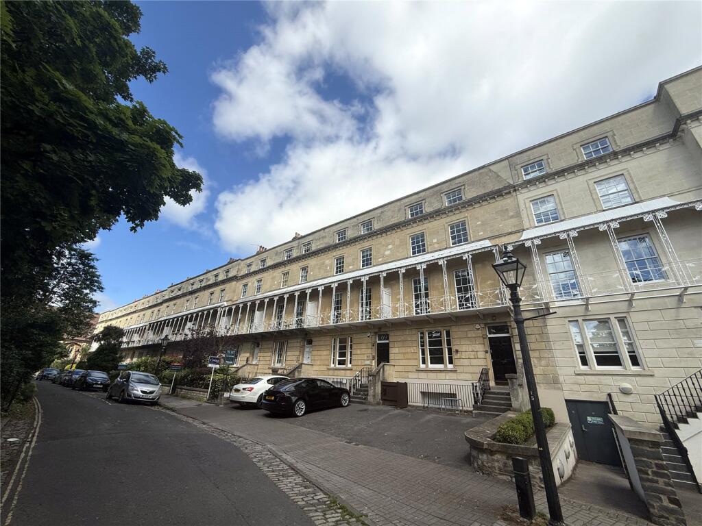 Main image of property: Oakfield Road TFF, Clifton, Bristol, BS8