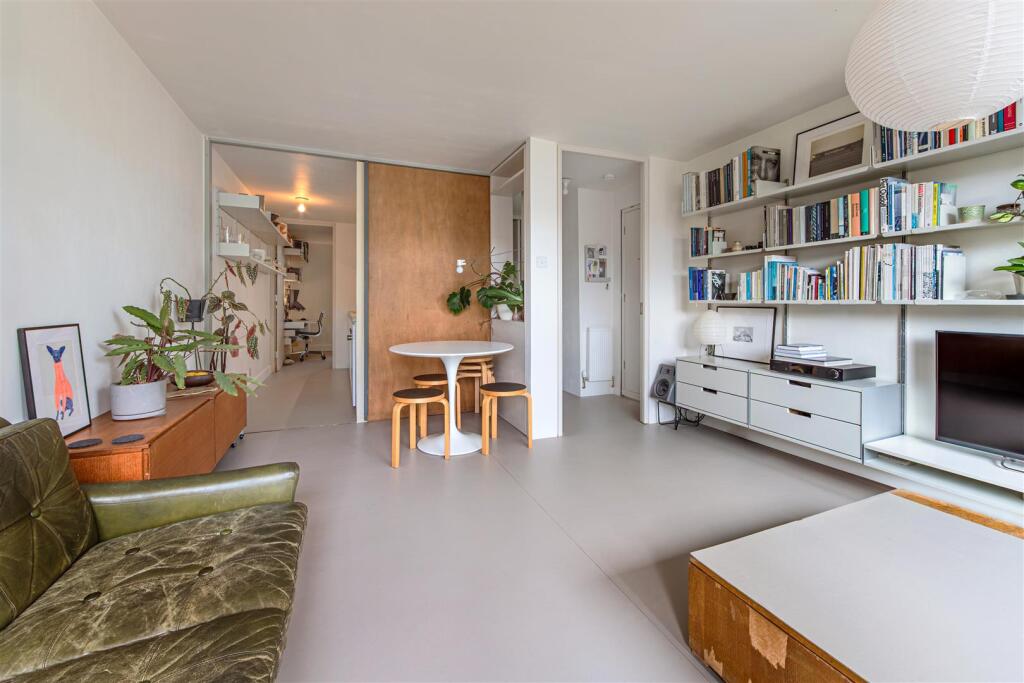 Apartment in London - View 5
