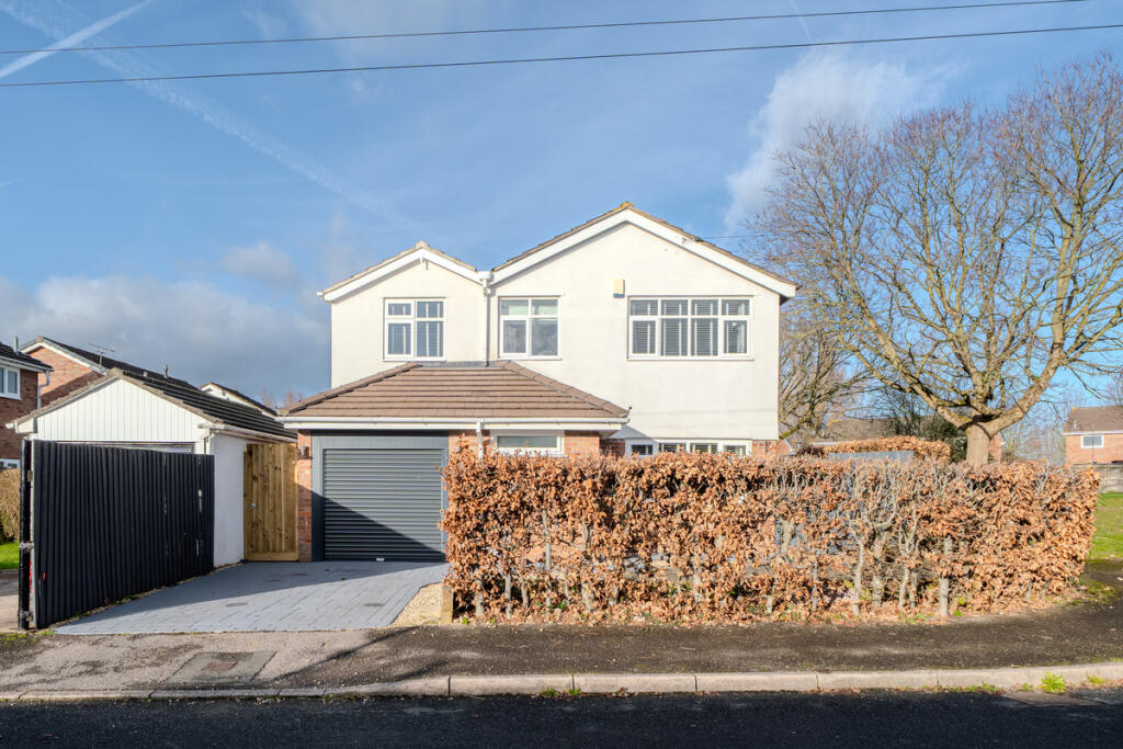 Main image of property: Plover Crescent, Caldicot, NP26 5