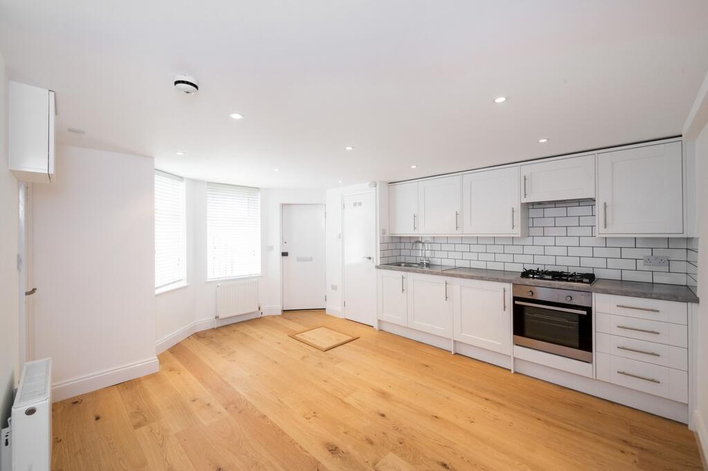 Apartment in London - View 2
