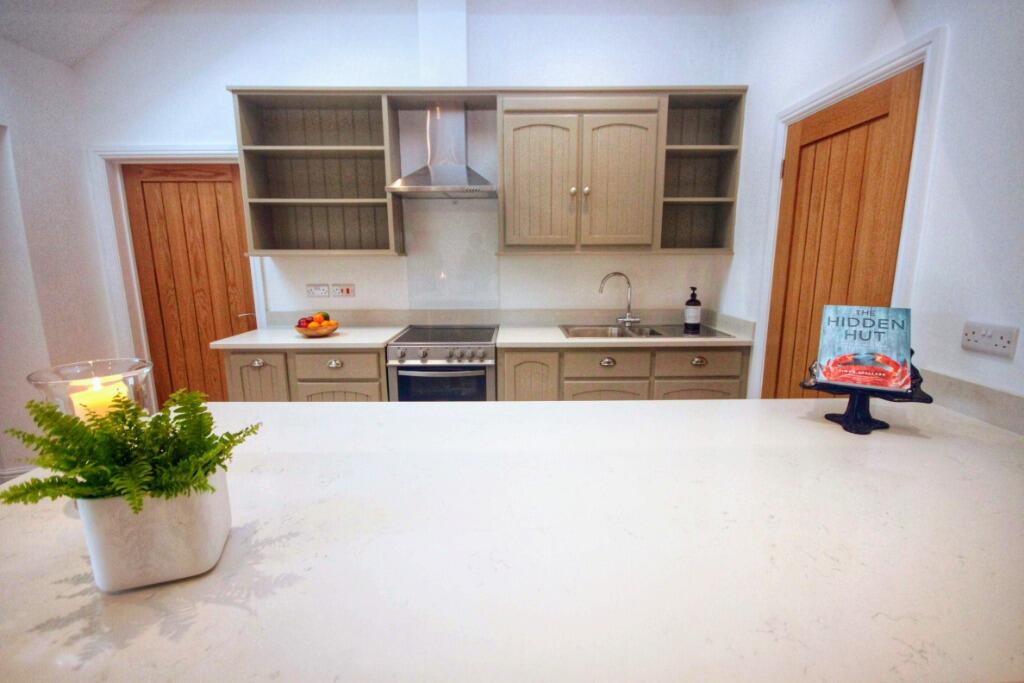 House in Gloucester - View 5