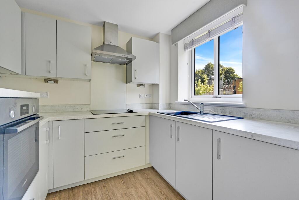 Keighley Road, Bingley, West Yorkshire, BD16 2BB