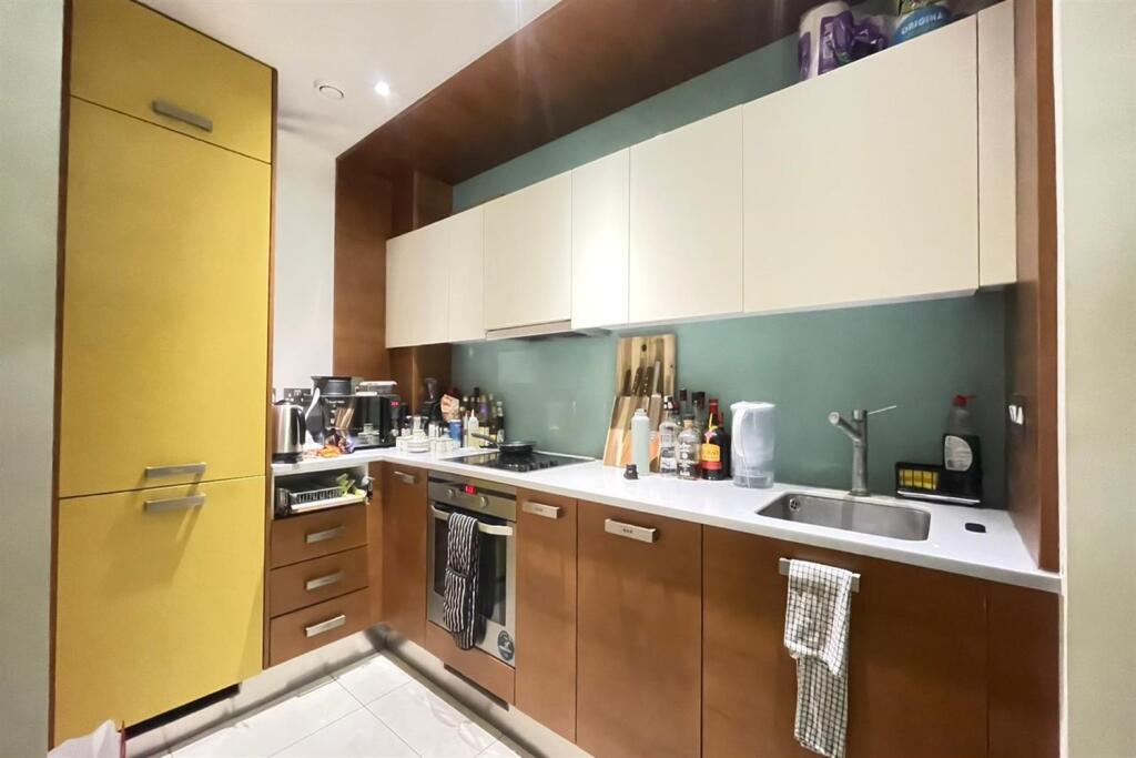 Apartment in London - View 5