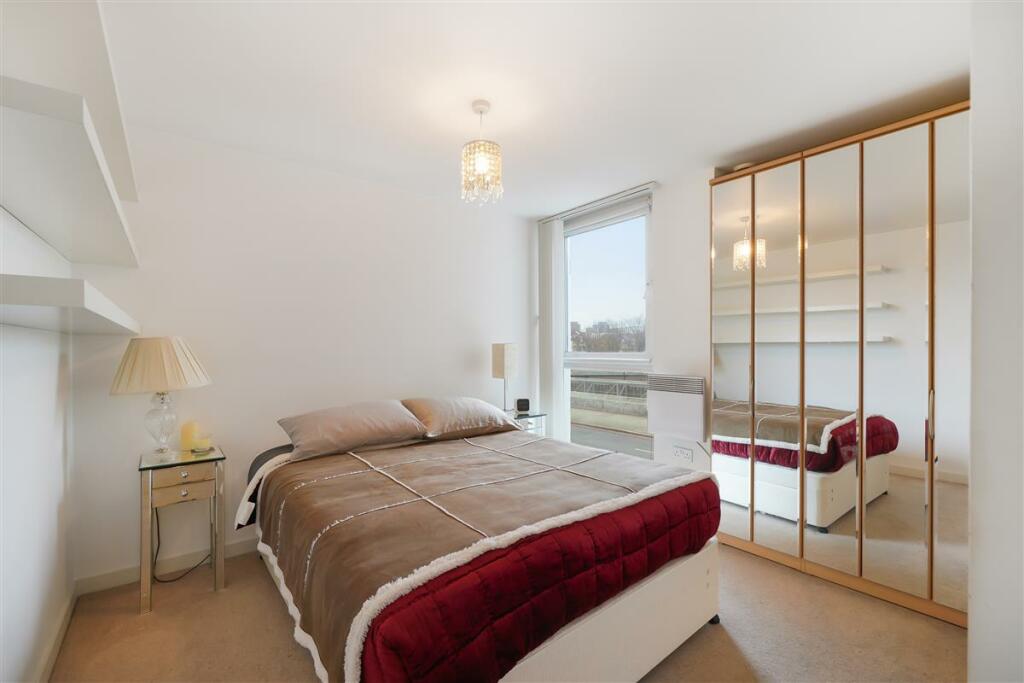 63, Phoenix Way photo 3