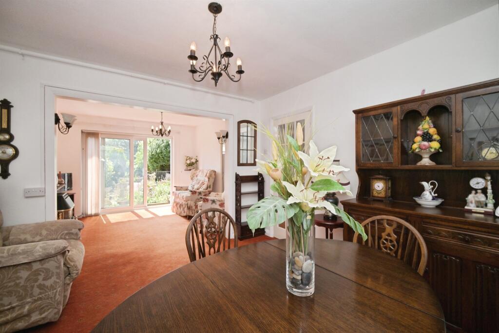 Westlea Road, Broxbourne photo 2