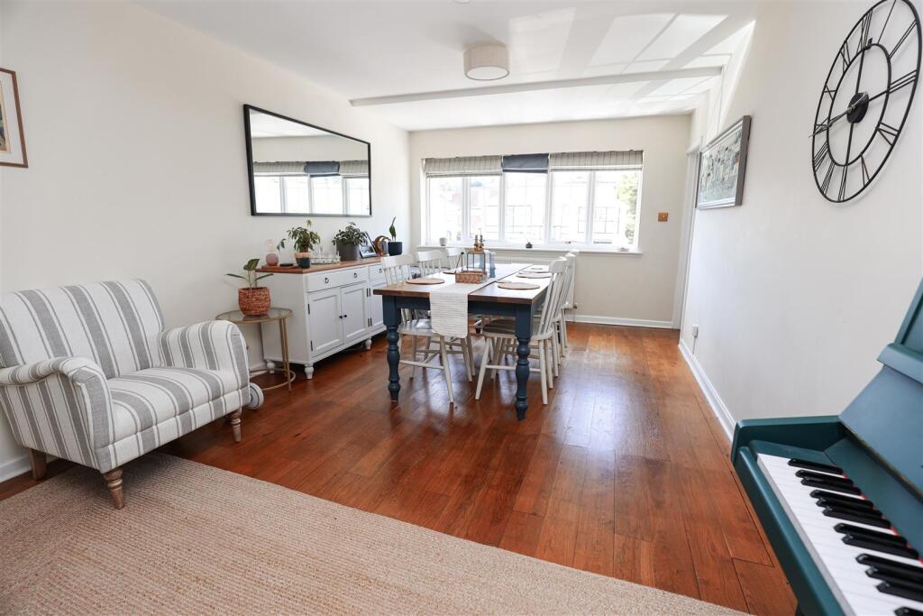 Dinefwr, Ewenny Road, St Brides Major, Vale Of Glamorgan, CF32 0SB - View 3