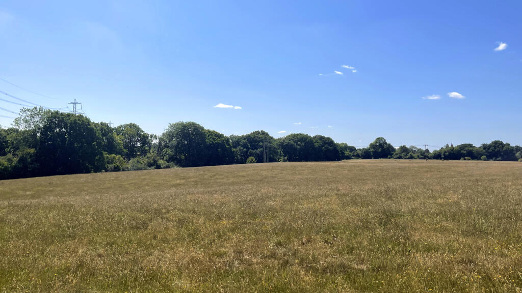Paddock for sale in Sulhamstead, Reading.