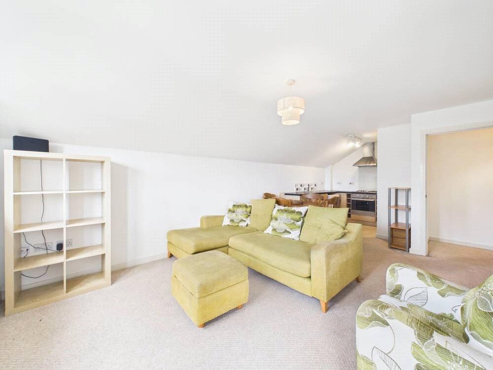 Apartment in Salford, Greater Manchester - View 3