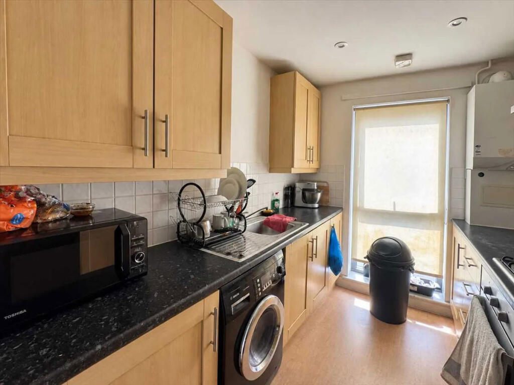 Apartment in Twickenham - View 5
