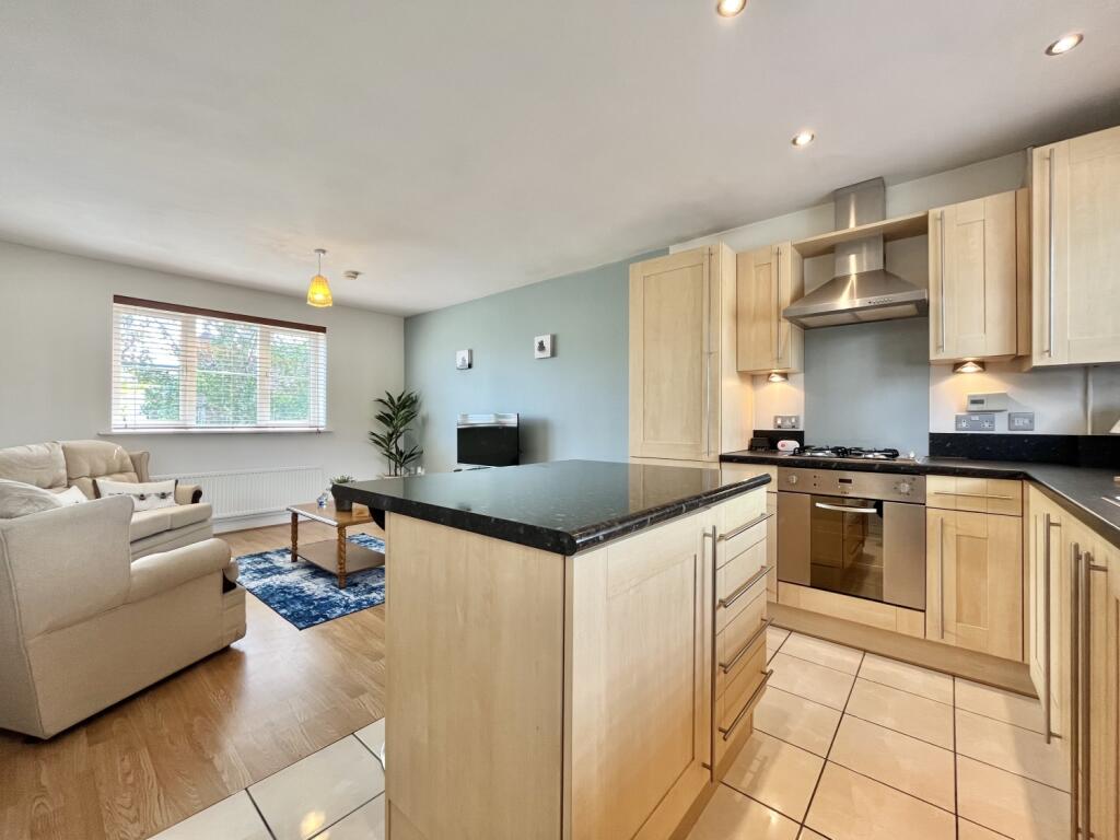 Apartment in Wolverhampton, West Midlands - More