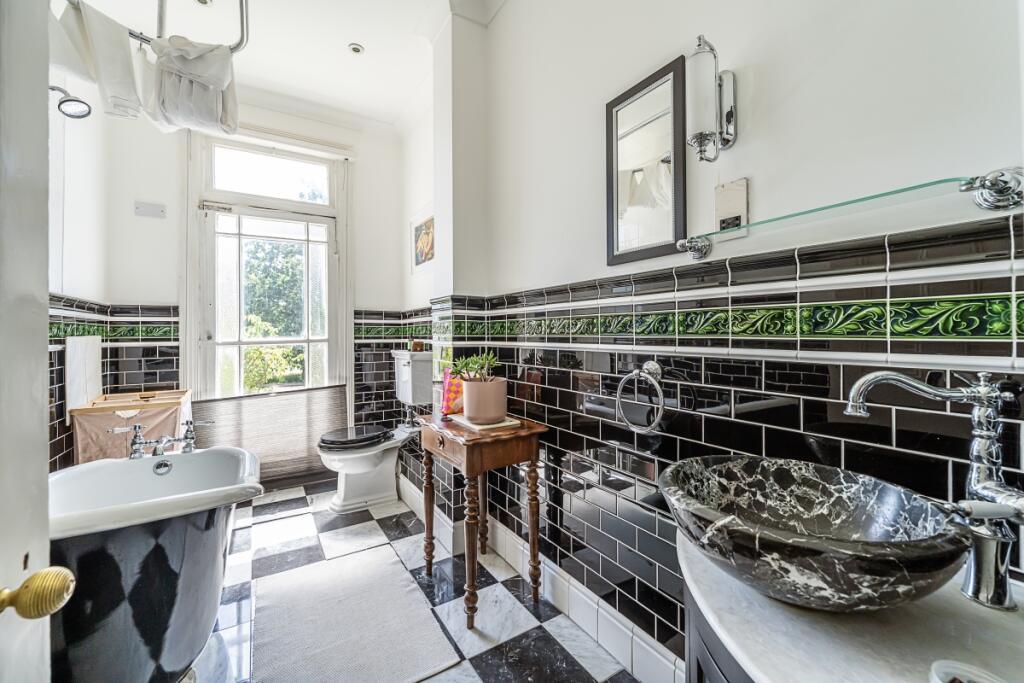 4 bedroom maisonette for rent