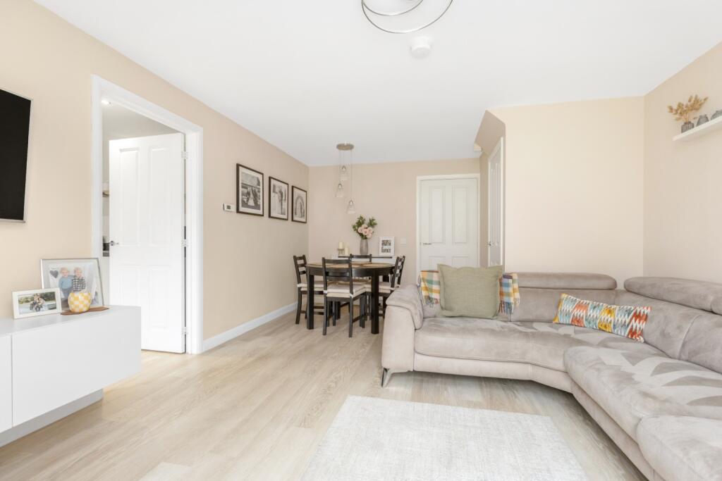 24 Bellwood Place, Penicuik, EH26 0GF photo 3