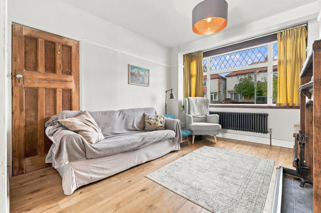 House in Ilford - More