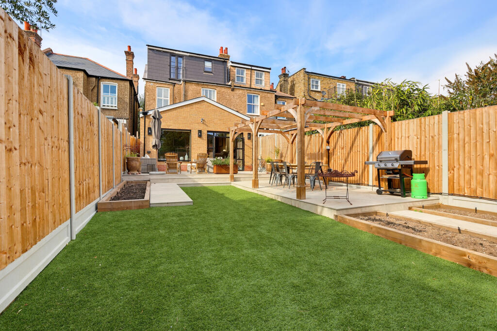 House in London - View 5