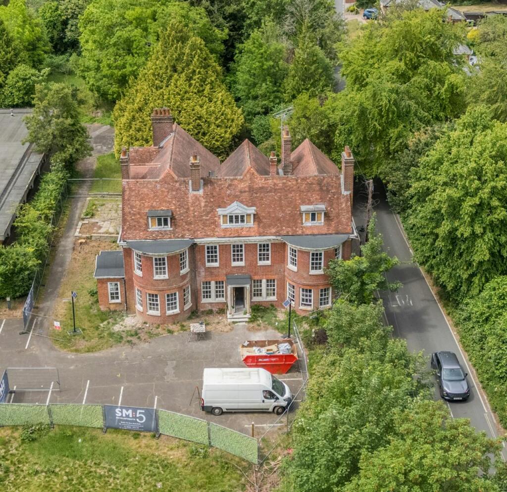 Main image of property: Kings Worthy House, London Road, Winchester, SO23 7QA