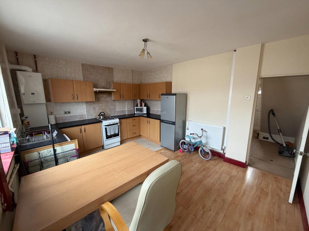 House in Barnsley, South Yorkshire - More