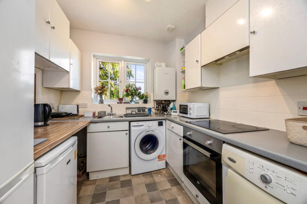 Semley Road, Hassocks, BN6 8PE photo 4