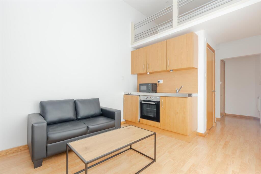 Studio flat for rent