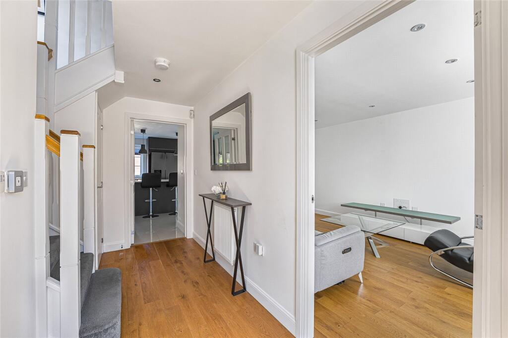 House in Dartford, Ebbsfleet Valley - More