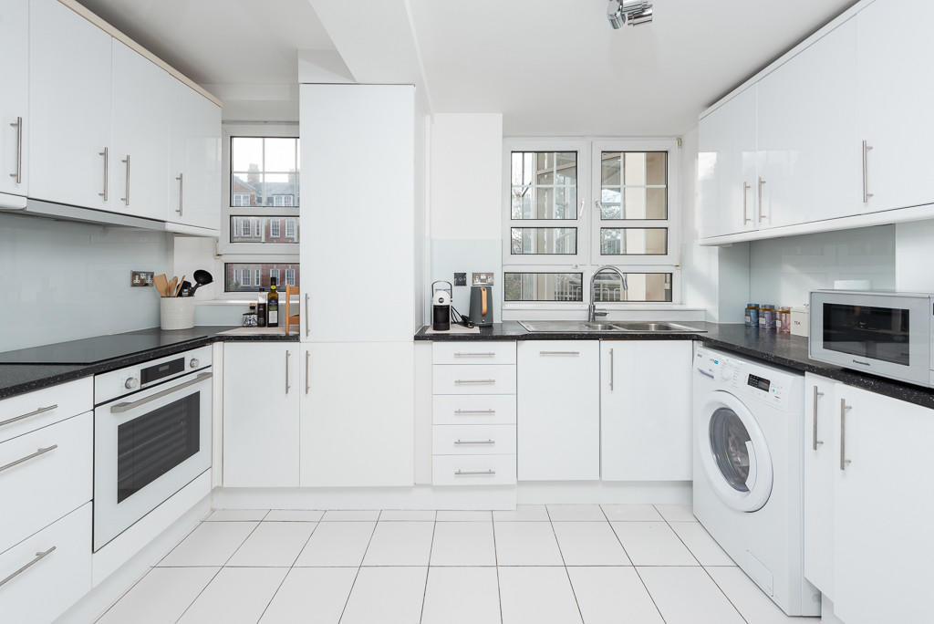 Apartment in London, Royal Borough of Kensington and Chelsea - More