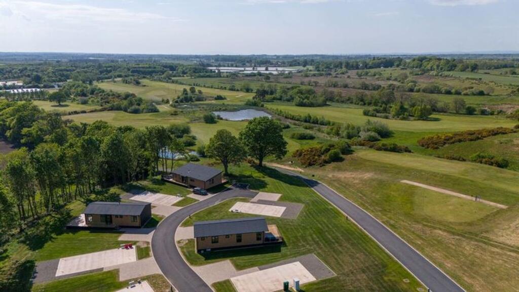 The Roe, Eden Lodge Retreat, Crosby-on-Eden, CA6 4RA photo 3