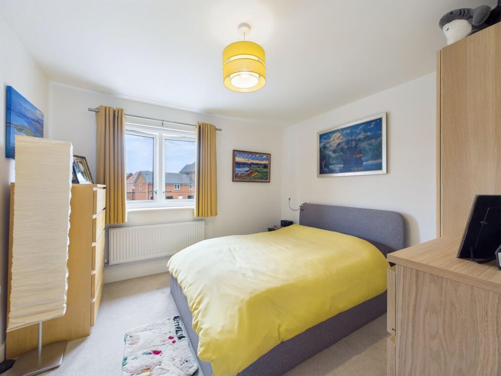 House in Portsmouth - More
