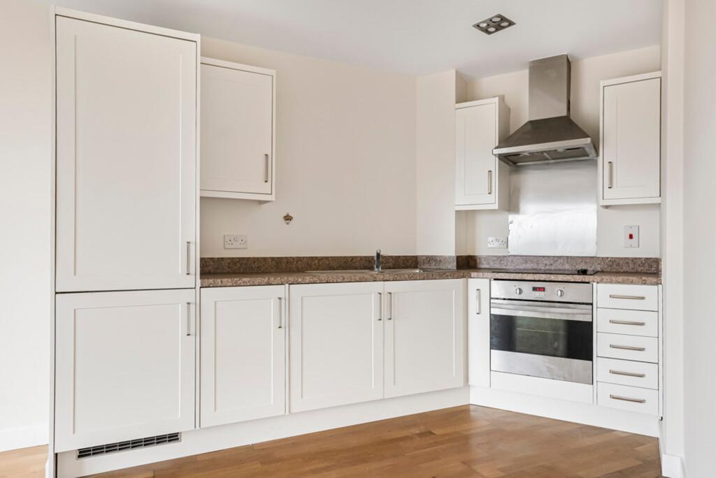 Apartment in Stevenage - View 3