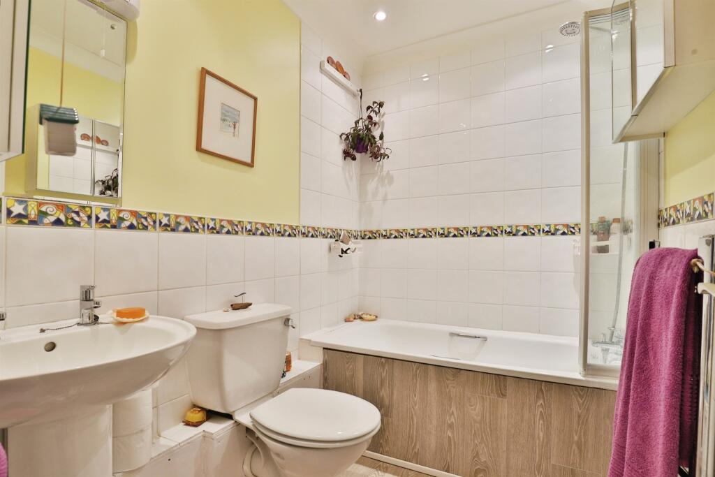 Apartment in Bournemouth - More