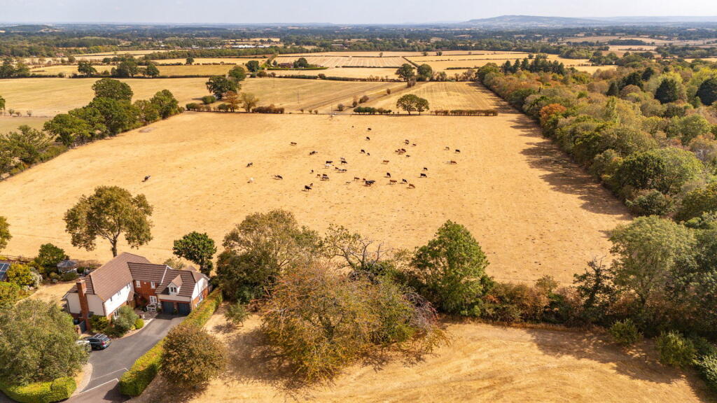 House in Worcester - View 3