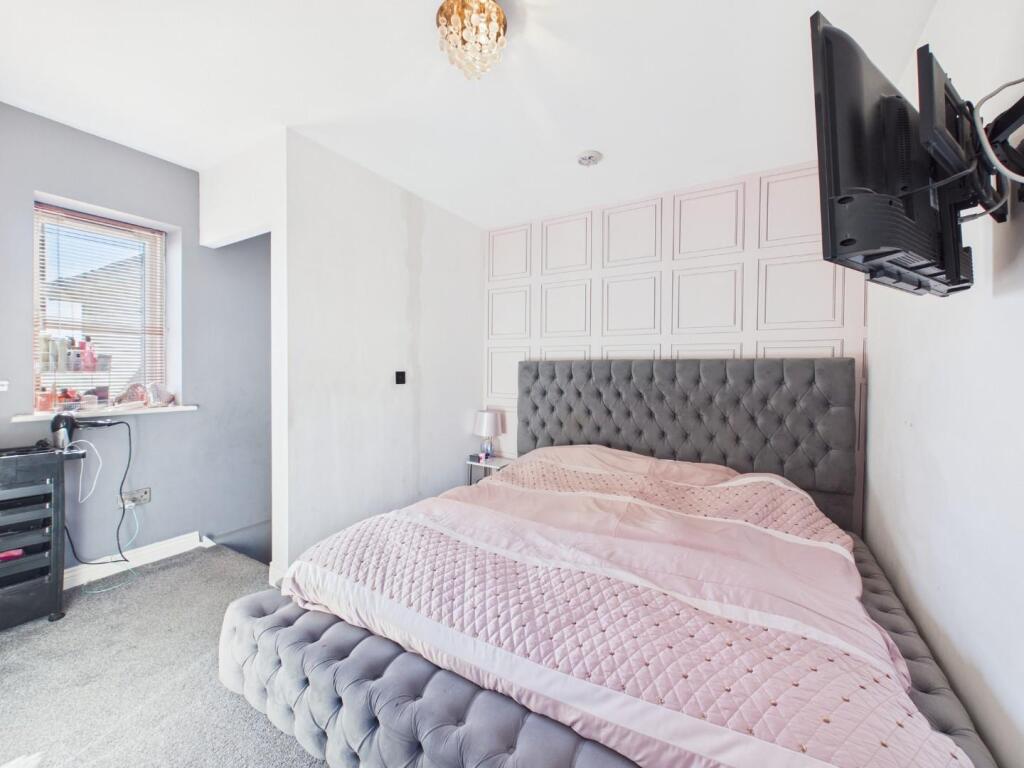 Additional image 11 of Sapgate Lane, Bradford