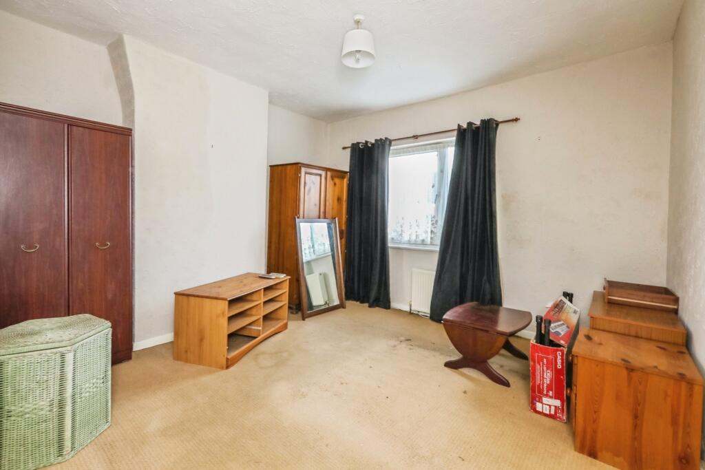 House in Rotherham, Dinnington St. John's - More