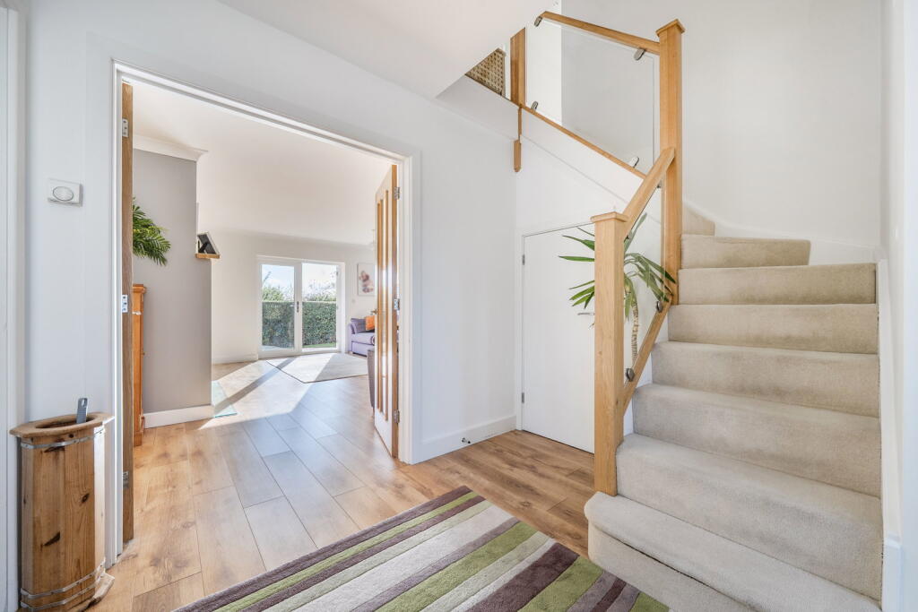 House in Eastleigh, Fair Oak and Horton Heath - View 2