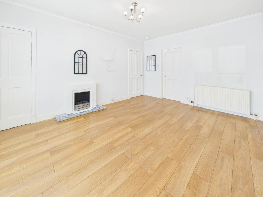 Apartment in Glasgow, East Renfrewshire - View 2