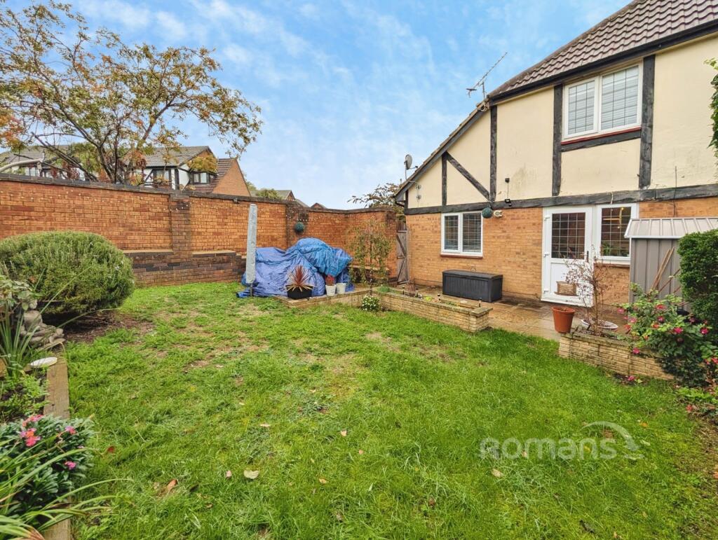 Knossington Close, Earley, Wokingham photo 2